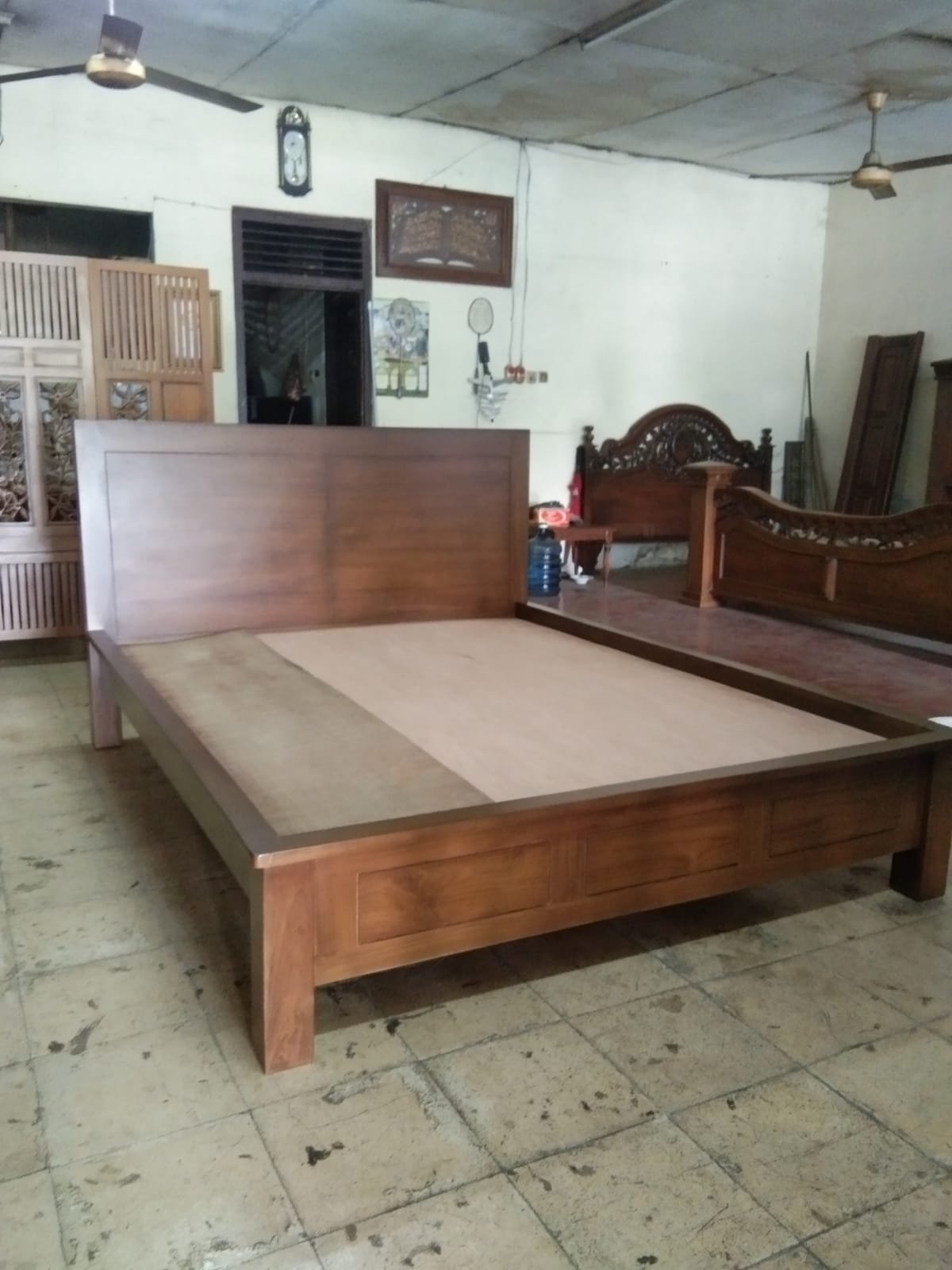 Tempat Tidur Minimalis